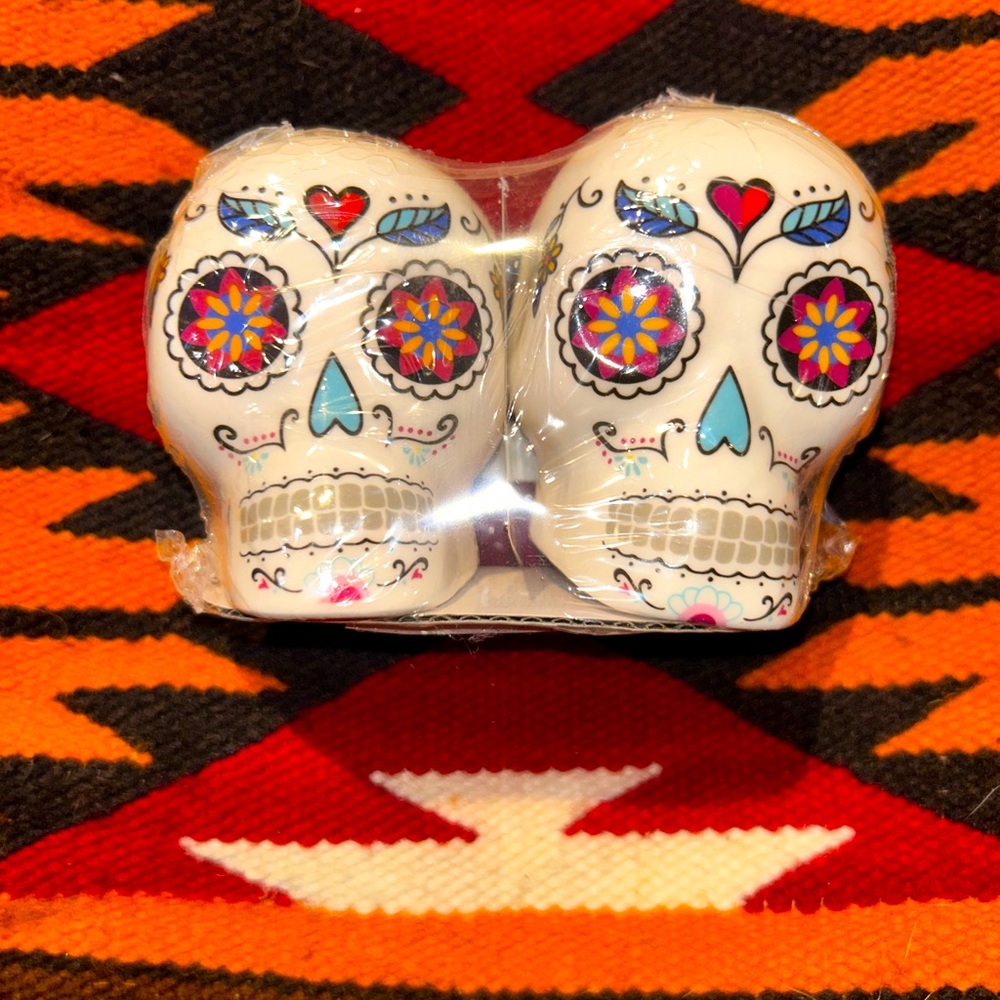 Salt and Pepper Shaker